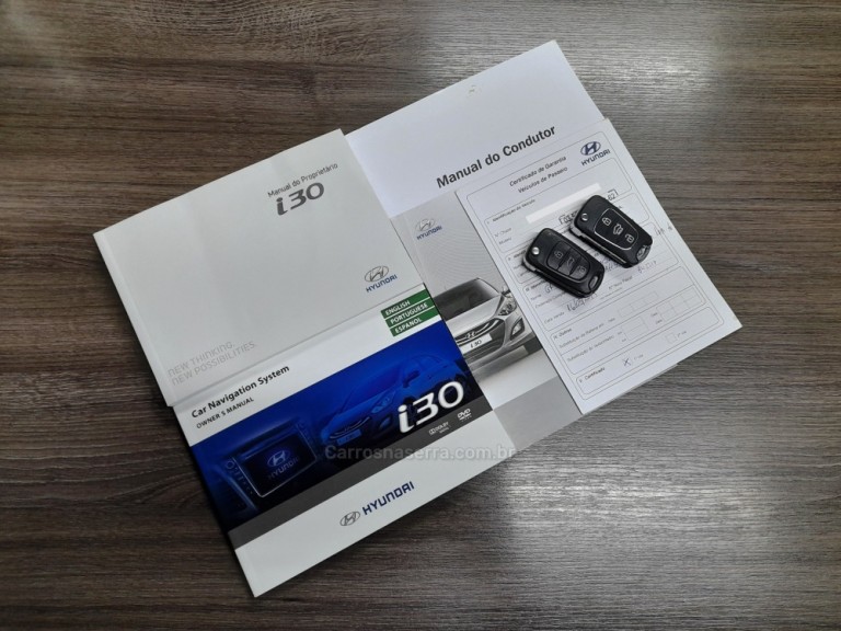 HYUNDAI - I30 - 2015 - Branca