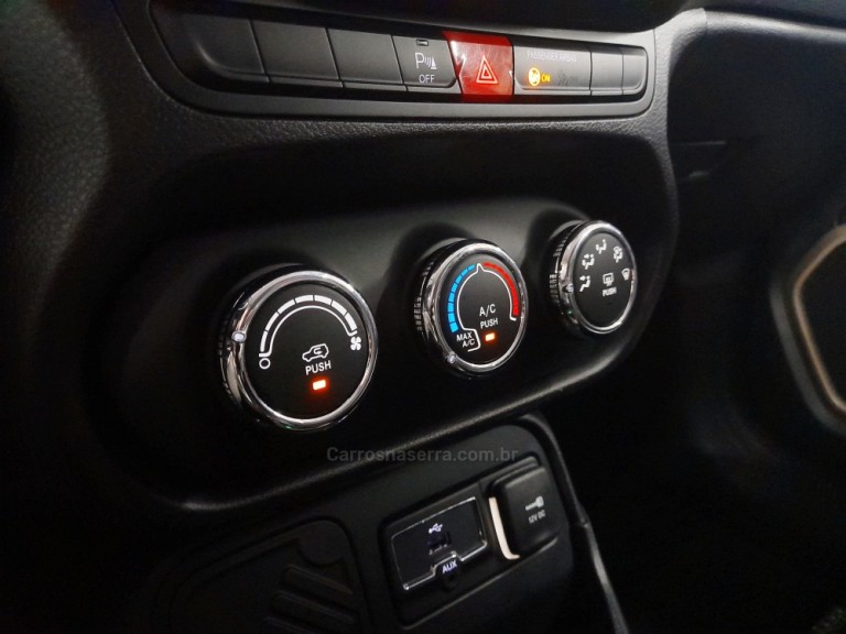 JEEP - RENEGADE - 2016 - Vermelha