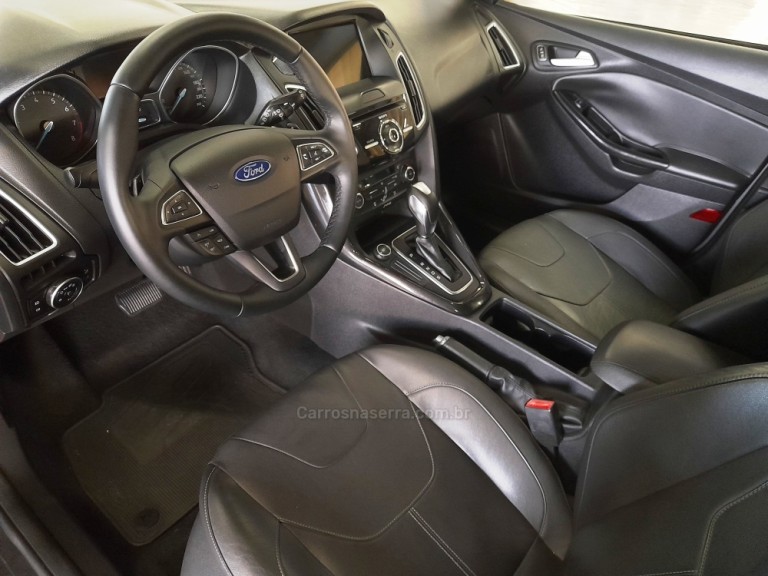 FORD - FOCUS - 2017 - Cinza