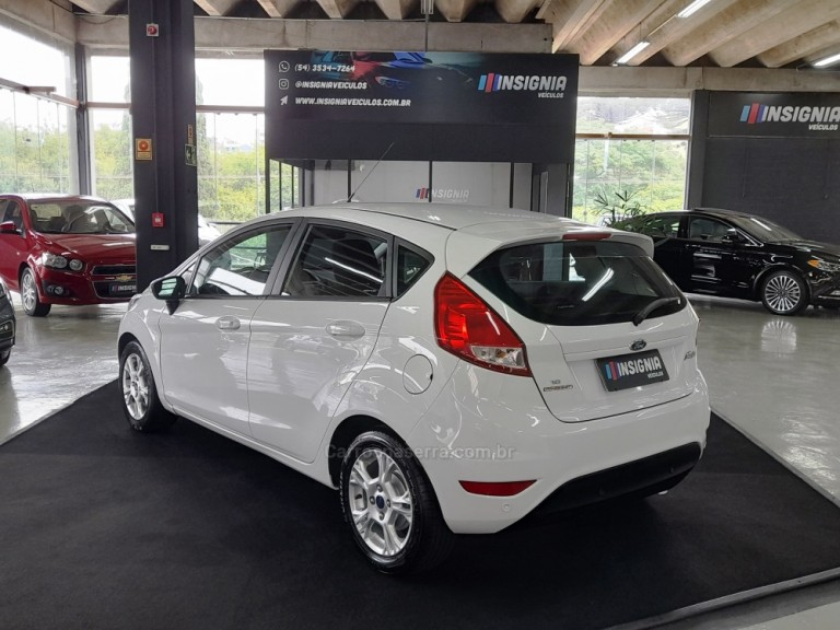 FORD - FIESTA - 2016 - Branca