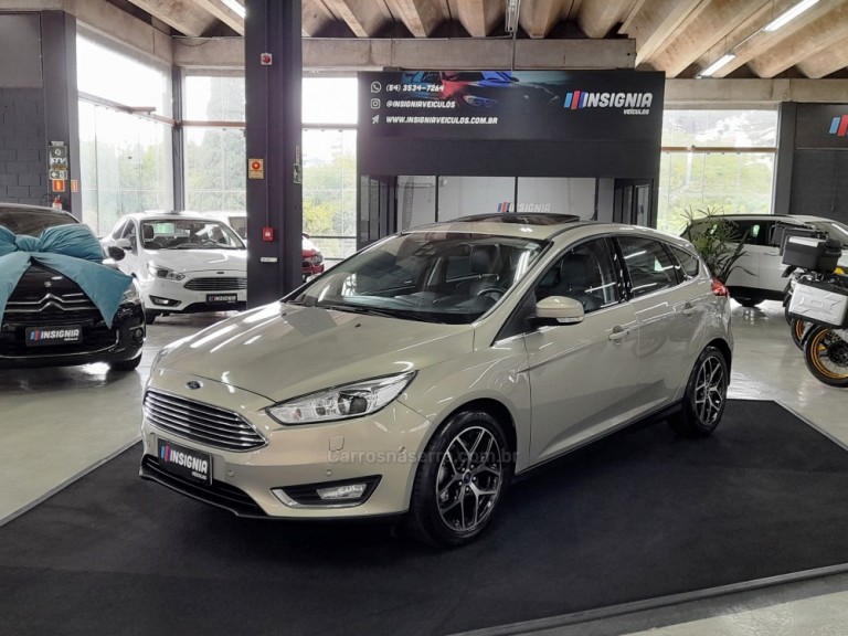 FORD - FOCUS - 2016 - Prata