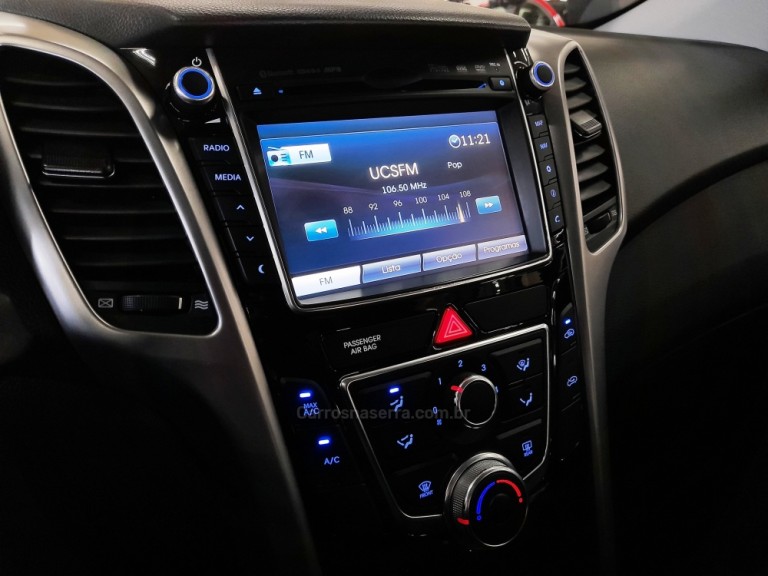 HYUNDAI - I30 - 2015 - Branca