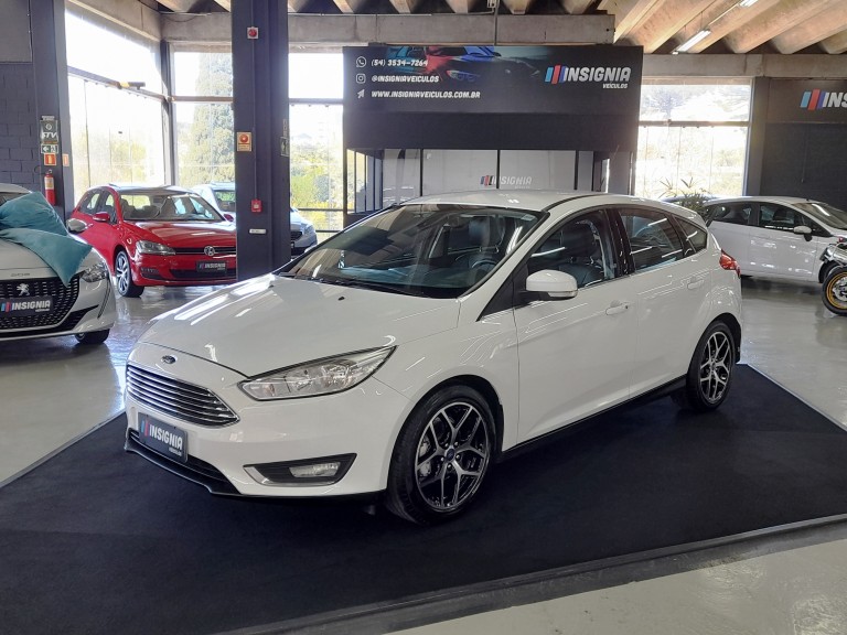 FORD - FOCUS - 2016 - Branca