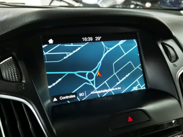 FORD - FOCUS - 2017 - Preta