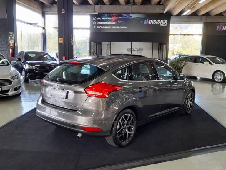 FORD - FOCUS - 2017 - Cinza