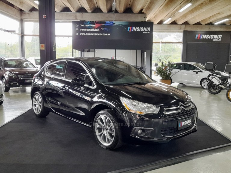 CITROËN - DS4 - 2015 - Preta