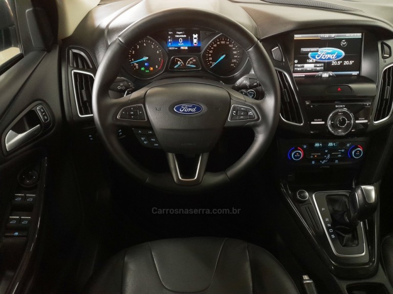 FORD - FOCUS - 2016 - Cinza