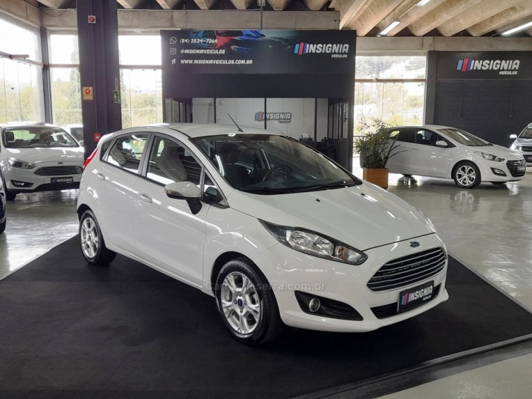 FORD - FIESTA - 2016 - Branca