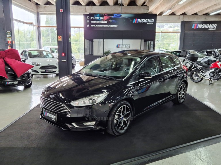 FORD - FOCUS - 2017 - Preta