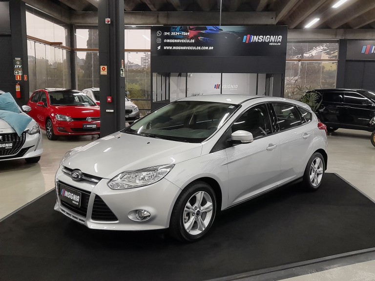 FORD - FOCUS - 2015 - Prata