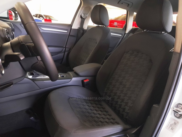 AUDI - A3 - 2014 - Branca