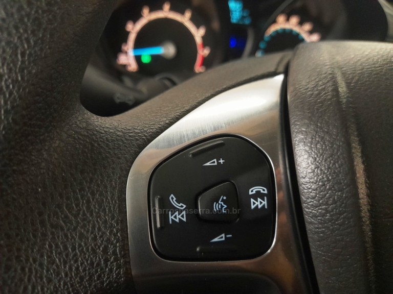 FORD - FIESTA - 2016 - Branca