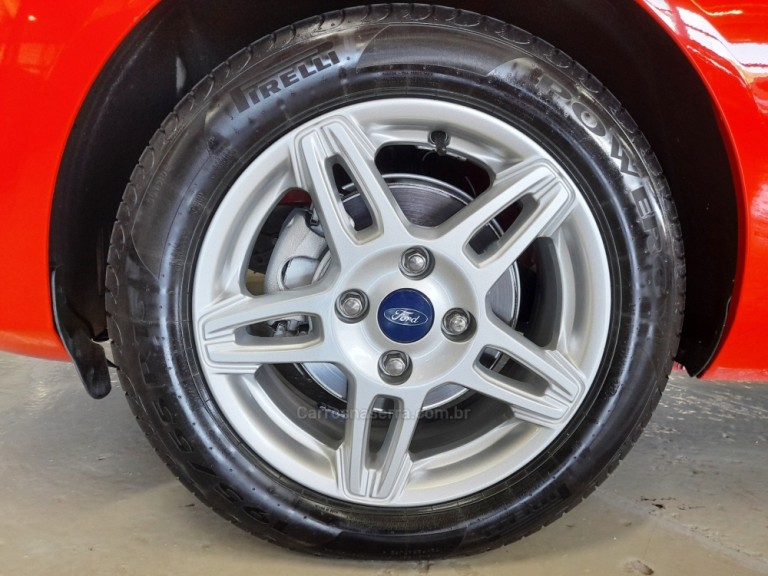 FORD - FIESTA - 2018 - Vermelha