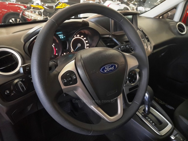 FORD - FIESTA - 2018 - Vermelha