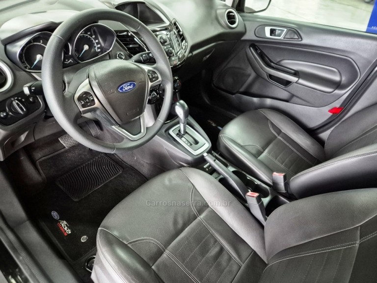 FORD - FIESTA - 2016 - Preta