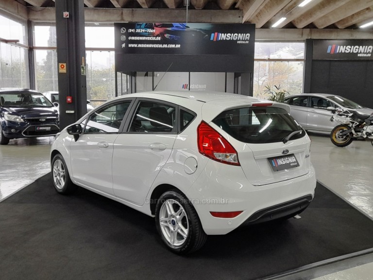 FORD - FIESTA - 2018 - Branca