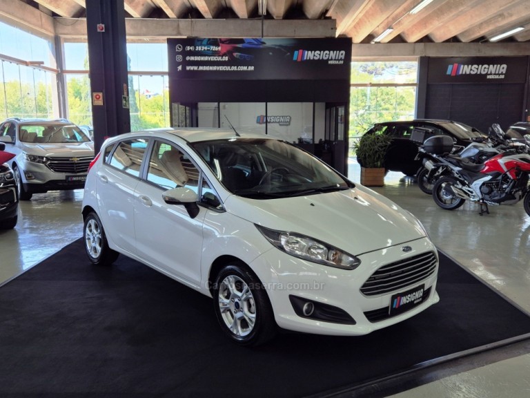 FORD - FIESTA - 2016 - Branca