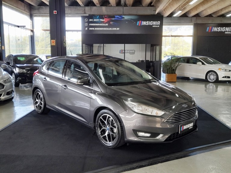 FORD - FOCUS - 2017 - Cinza