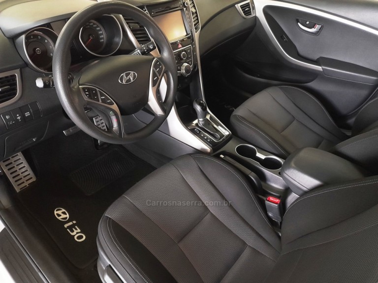 HYUNDAI - I30 - 2015 - Branca