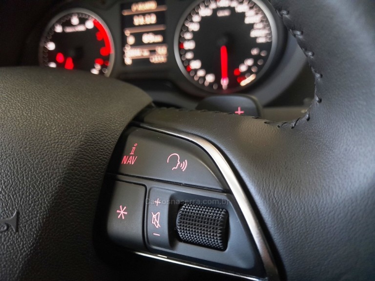 AUDI - A3 - 2014 - Branca