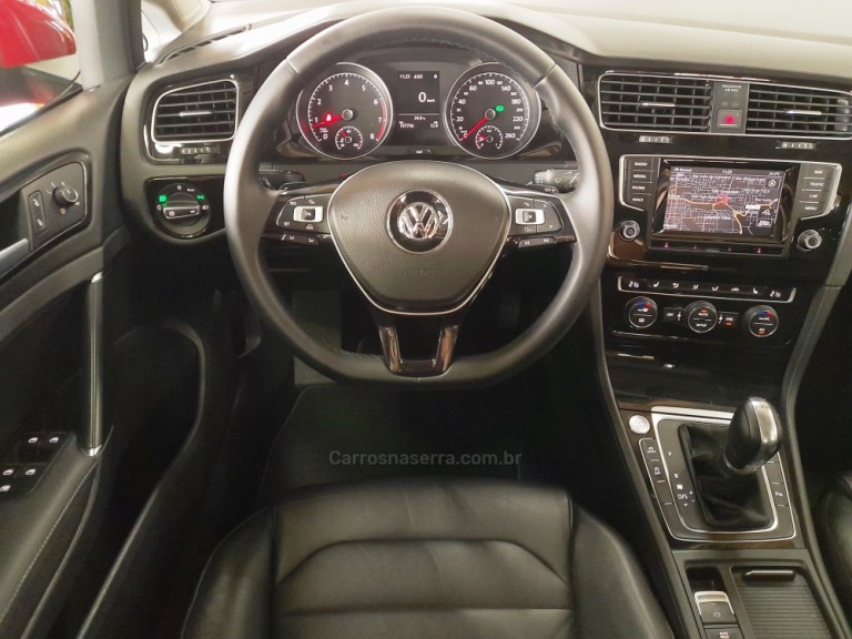 VOLKSWAGEN - GOLF - 2014 - Vermelha