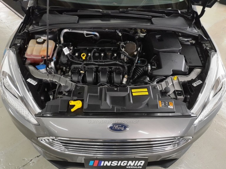 FORD - FOCUS - 2016 - Cinza