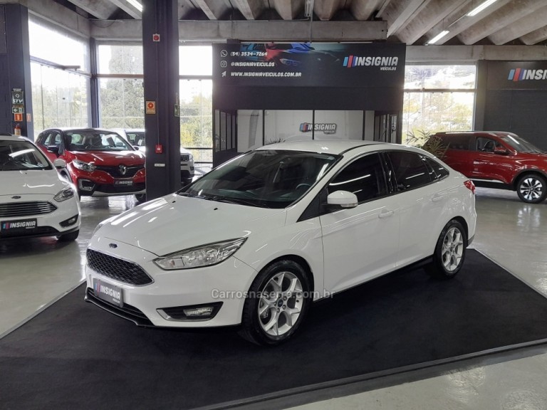 FORD - FOCUS - 2019 - Branca