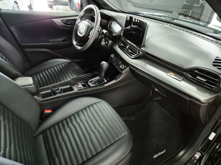 FIAT - FASTBACK - 2023 - Preta