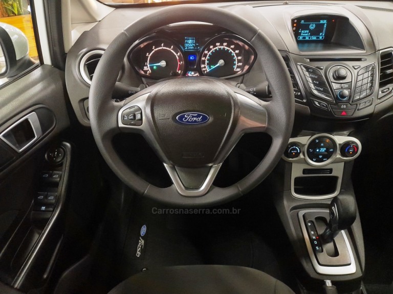 FORD - FIESTA - 2015 - Branca