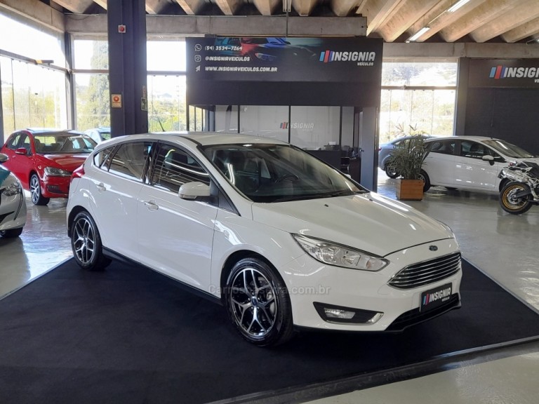 FORD - FOCUS - 2016 - Branca