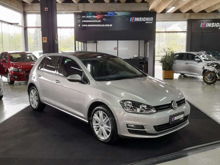 VOLKSWAGEN - GOLF - 2017 - Prata