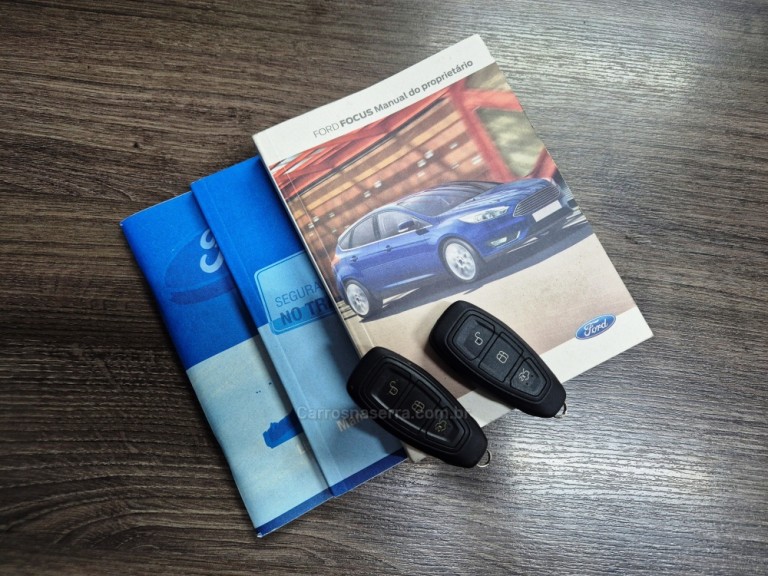 FORD - FOCUS - 2017 - Preta