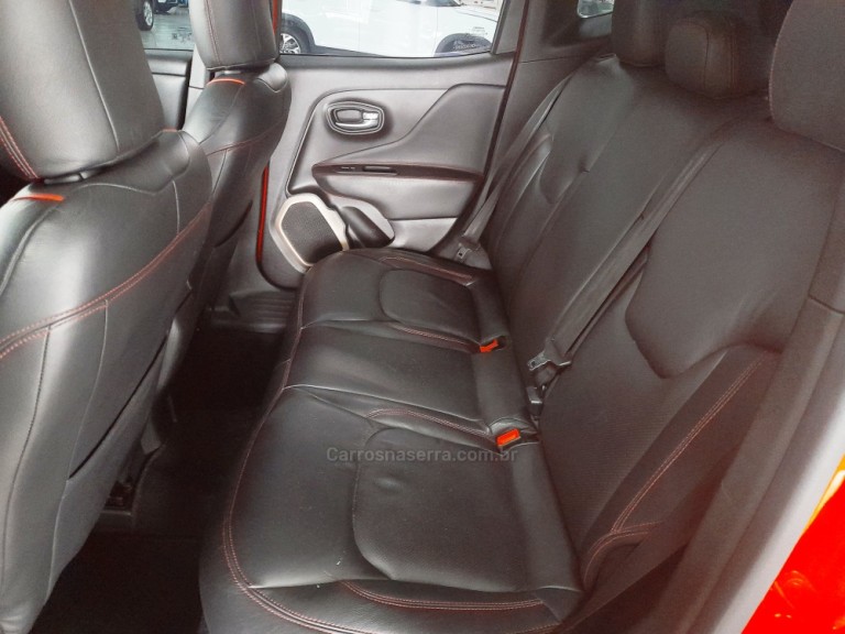 JEEP - RENEGADE - 2016 - Vermelha