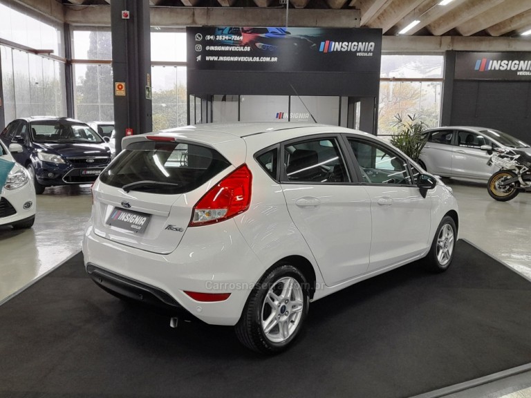 FORD - FIESTA - 2018 - Branca