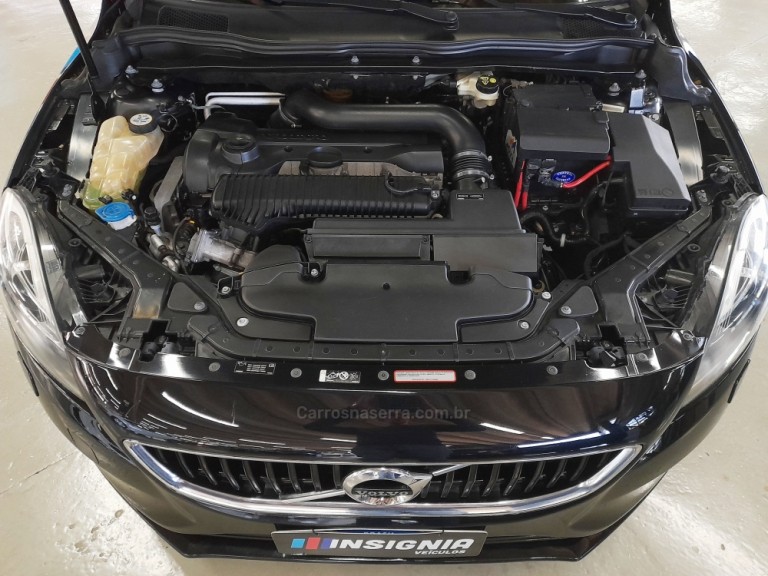 VOLVO - V40 - 2014 - Preta