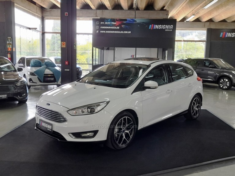 FORD - FOCUS - 2016 - Branca