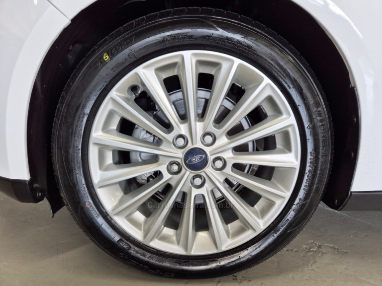 FORD - FOCUS - 2016 - Branca