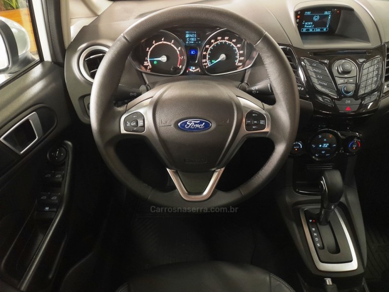 FORD - FIESTA - 2015 - Branca