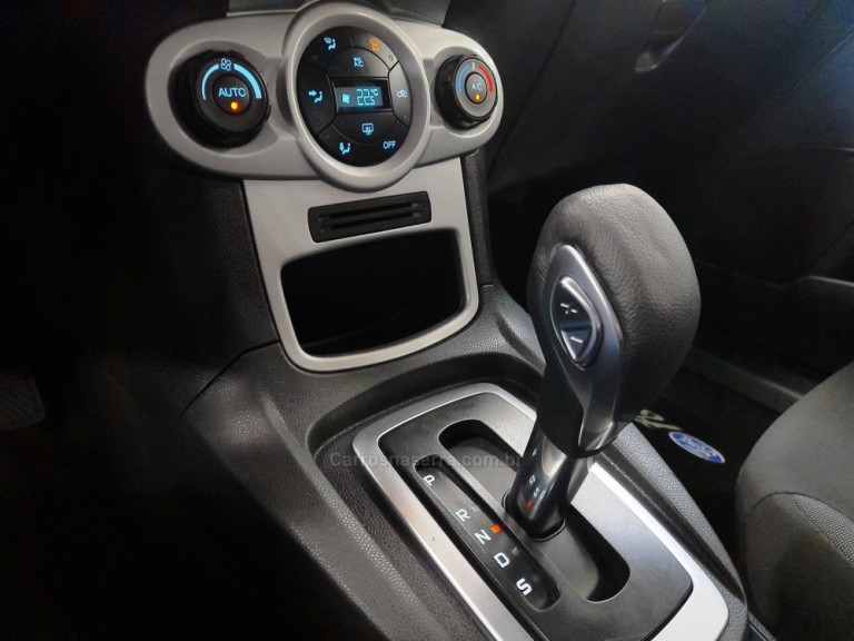 FORD - FIESTA - 2018 - Vermelha