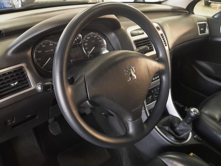 PEUGEOT - 307 - 2010 - Preta