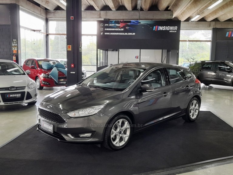 FORD - FOCUS - 2019 - Cinza