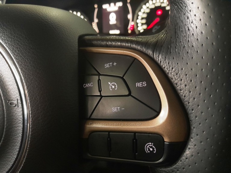 JEEP - RENEGADE - 2016 - Vermelha