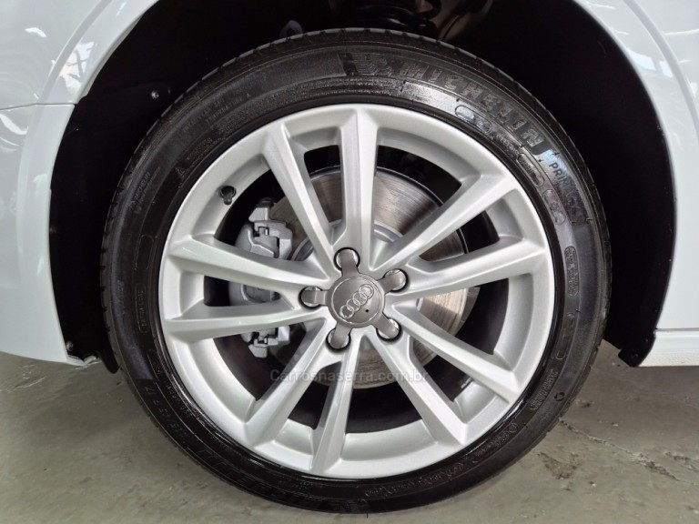 AUDI - A3 - 2016 - Branca