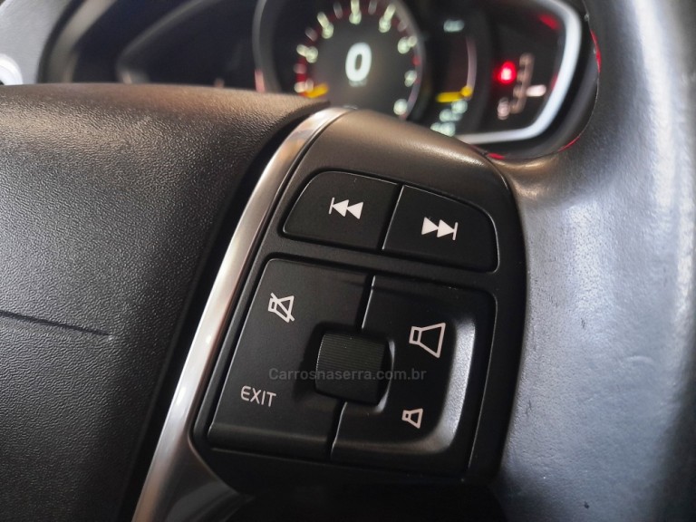 VOLVO - V40 - 2014 - Preta