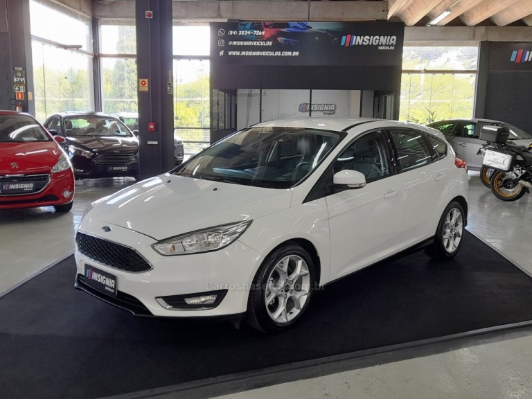 FORD - FOCUS - 2019 - Branca