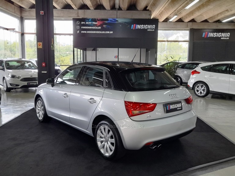 AUDI - A1 - 2013 - Prata