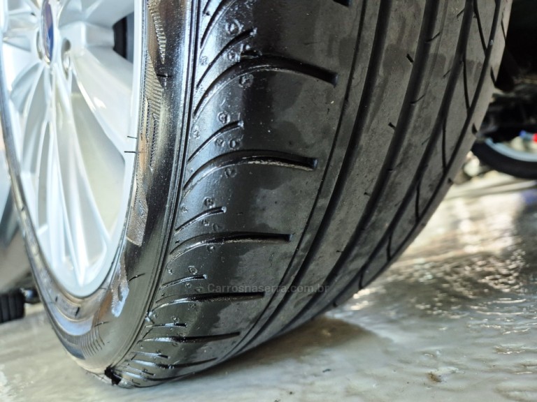 FORD - FOCUS - 2016 - Prata