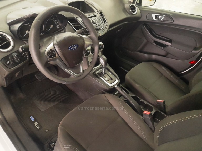 FORD - FIESTA - 2015 - Branca