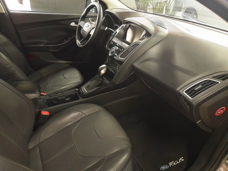 FORD - FOCUS - 2016 - Cinza