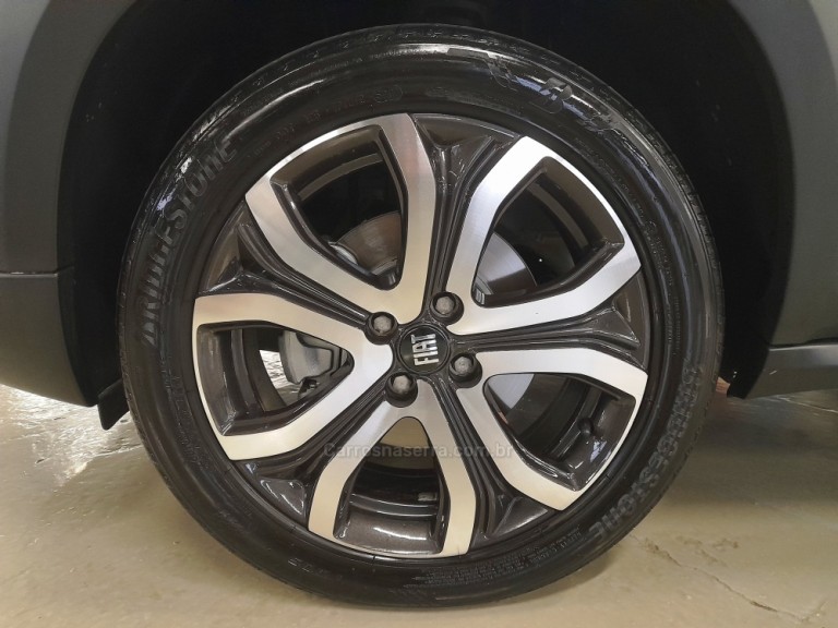 FIAT - PULSE - 2023 - Cinza